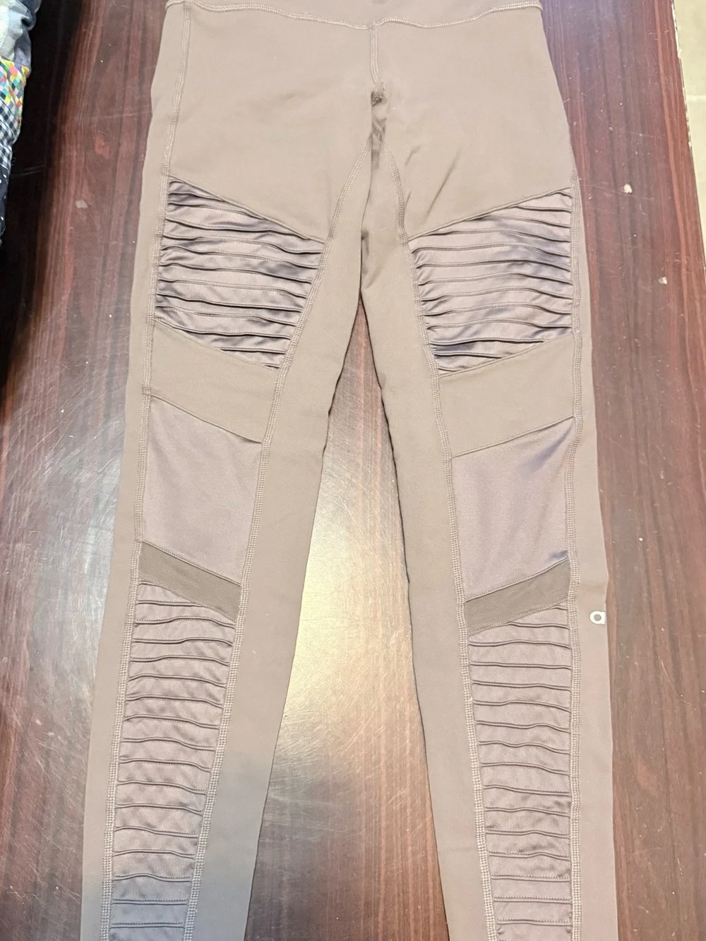 ALO Yoga High-Rise moto Leggings in Light Taupe